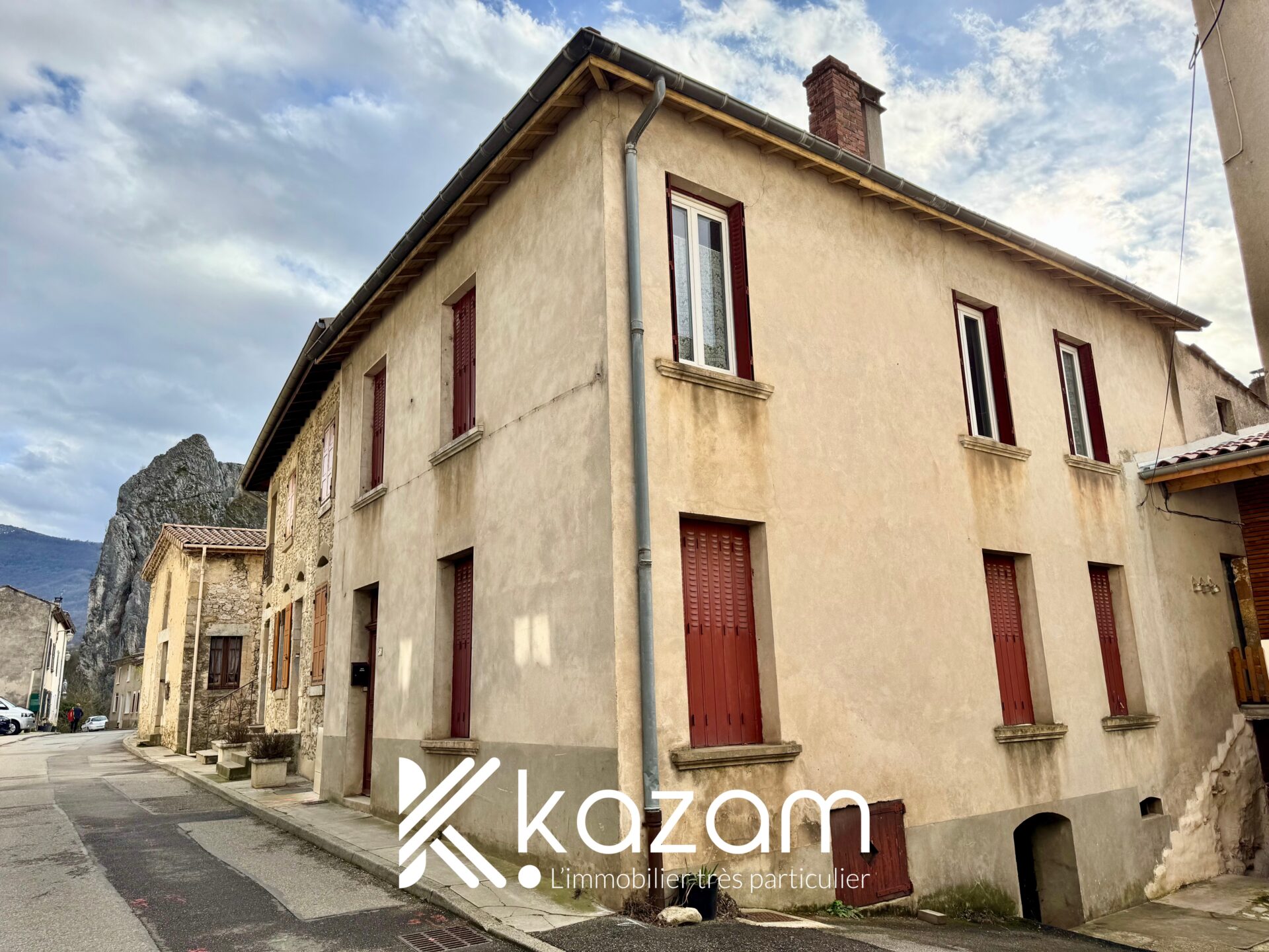 Maison de village à Barbières, travaux de rénovation à prévoir